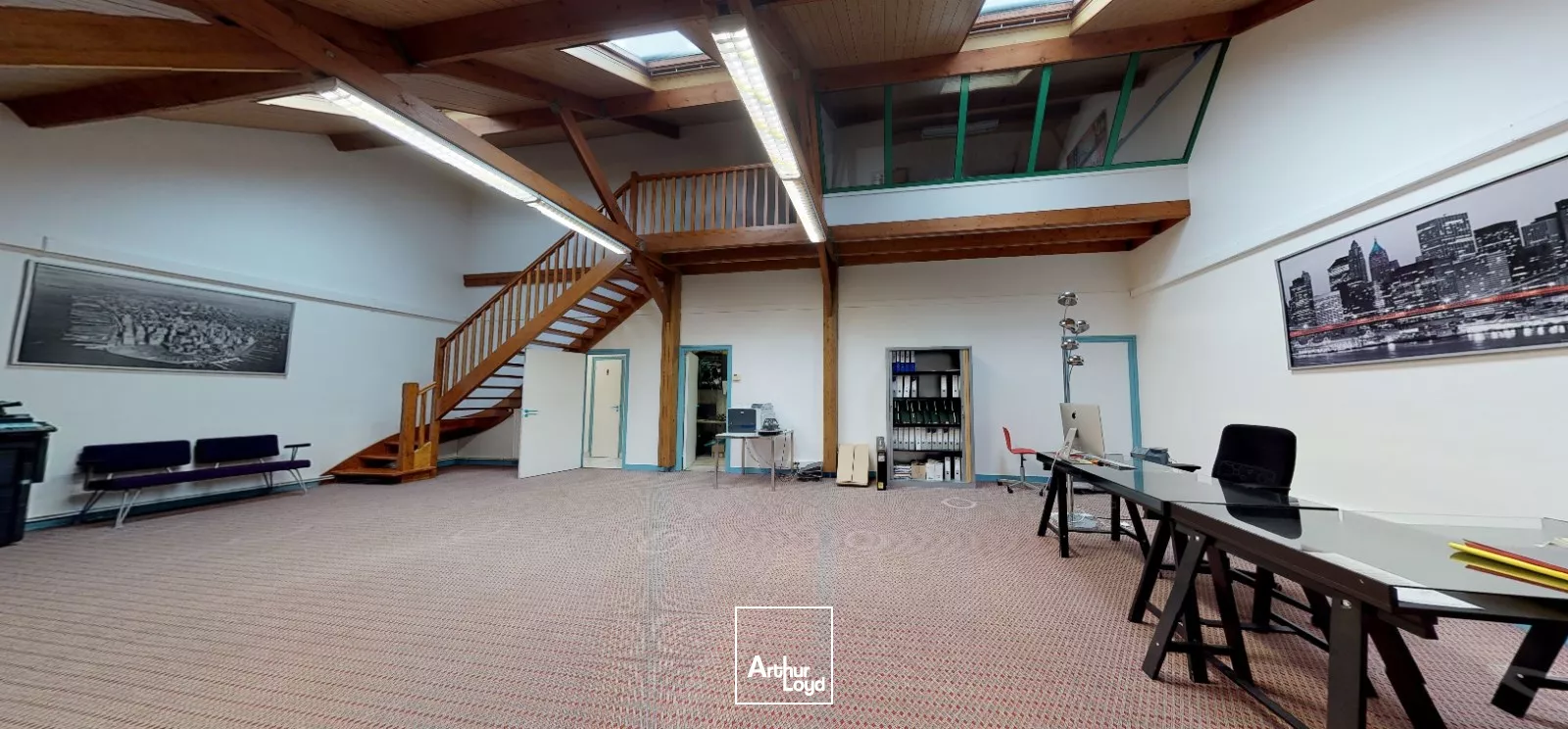 A LOUER LOCAL PROFESSIONNEL 232 M² PROXIMITE GARE