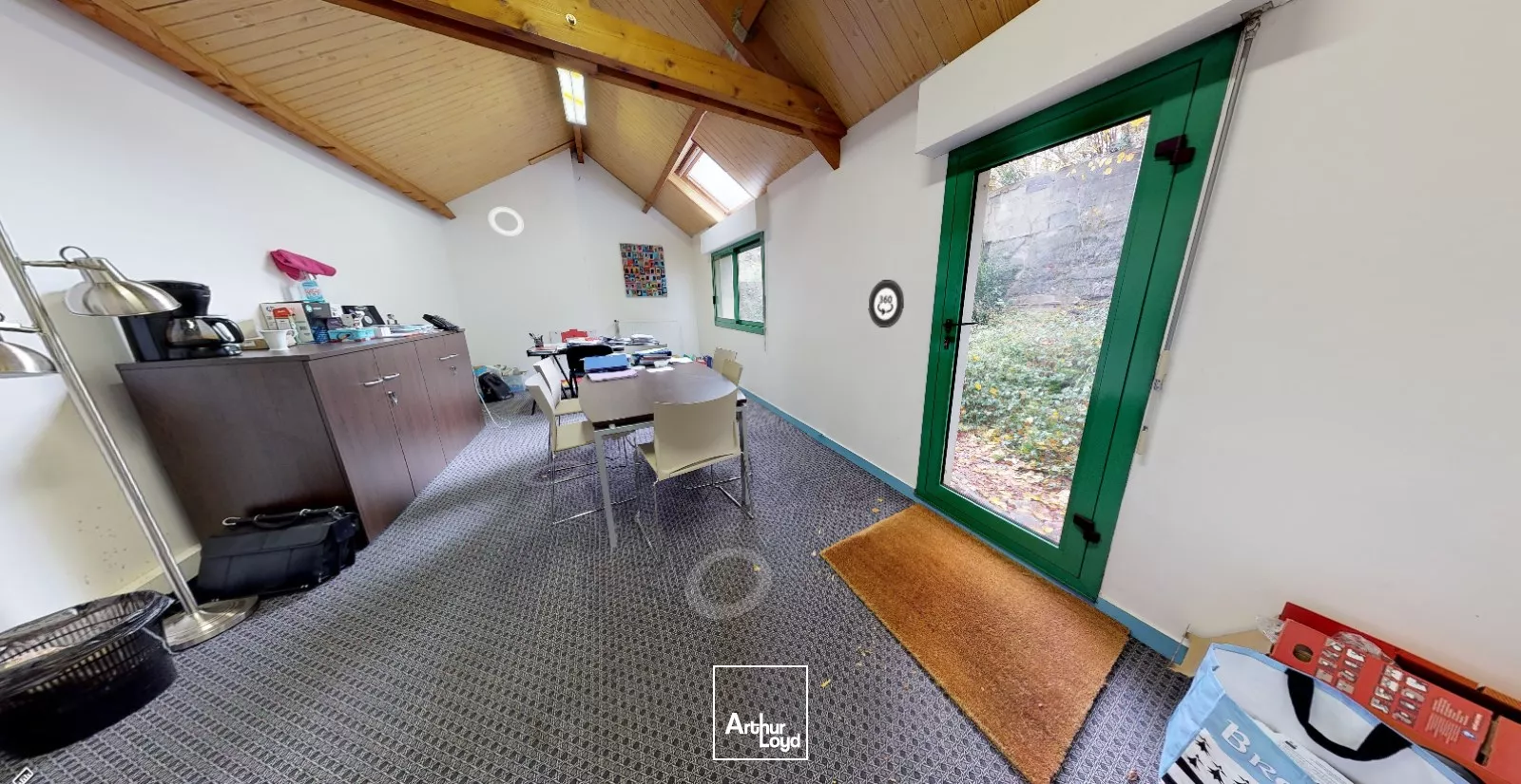 A LOUER LOCAL PROFESSIONNEL 232 M² PROXIMITE GARE