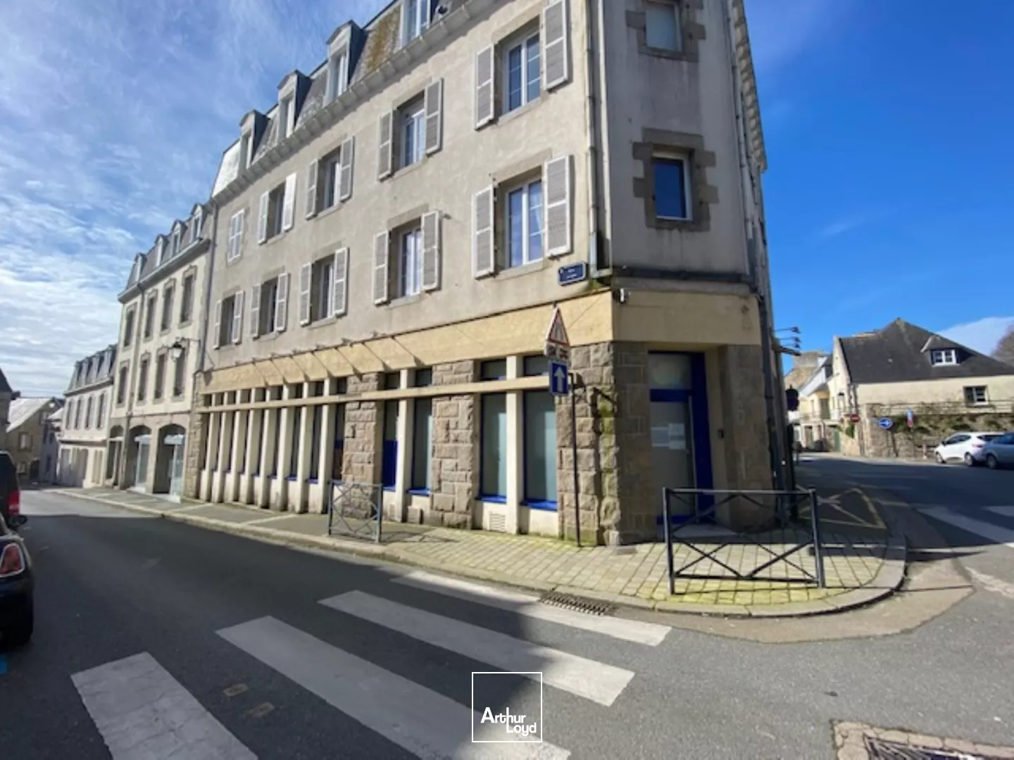 A VENDRE LOCAL COMMERCIAL ANGLE DE RUE SAINT POL DE LEON