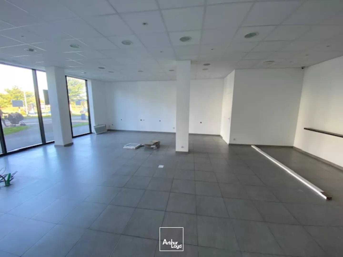 A LOUER LOCAL COMMERCIAL RIVE DROITE DE BREST