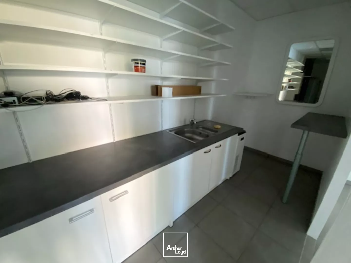 A LOUER LOCAL COMMERCIAL RIVE DROITE DE BREST