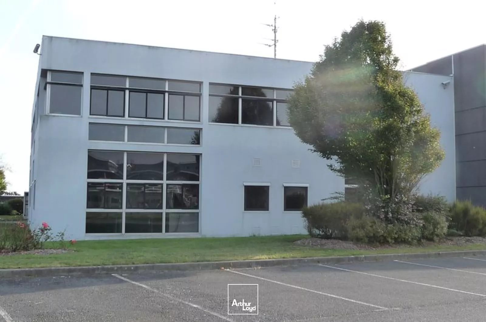 A LOUER ACTIVITES ET BUREAUX TECHNOPOLE BREST