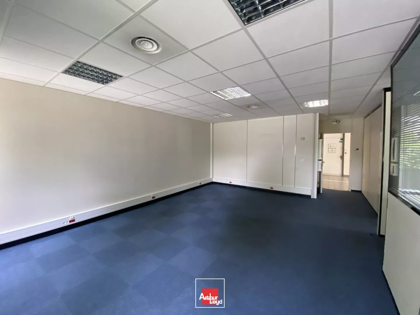 A LOUER BUREAUX EYBENS PARC ARBORE PROCHE TRAM ET COMMODITES