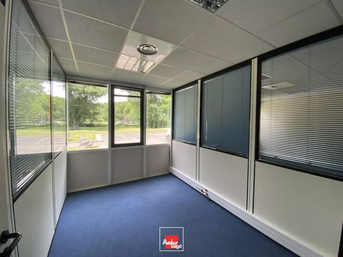 A LOUER BUREAUX EYBENS PARC ARBORE PROCHE TRAM ET COMMODITES