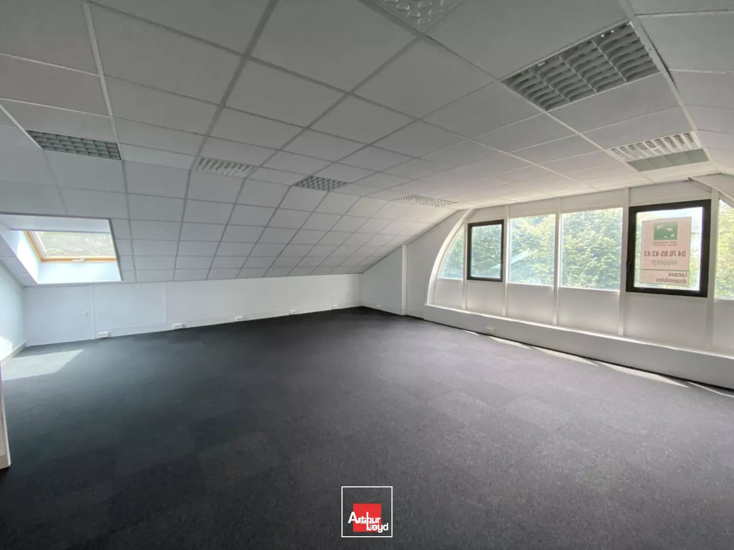 A LOUER BUREAUX EYBENS PARC ARBORE PROCHE TRAM ET COMMODITES