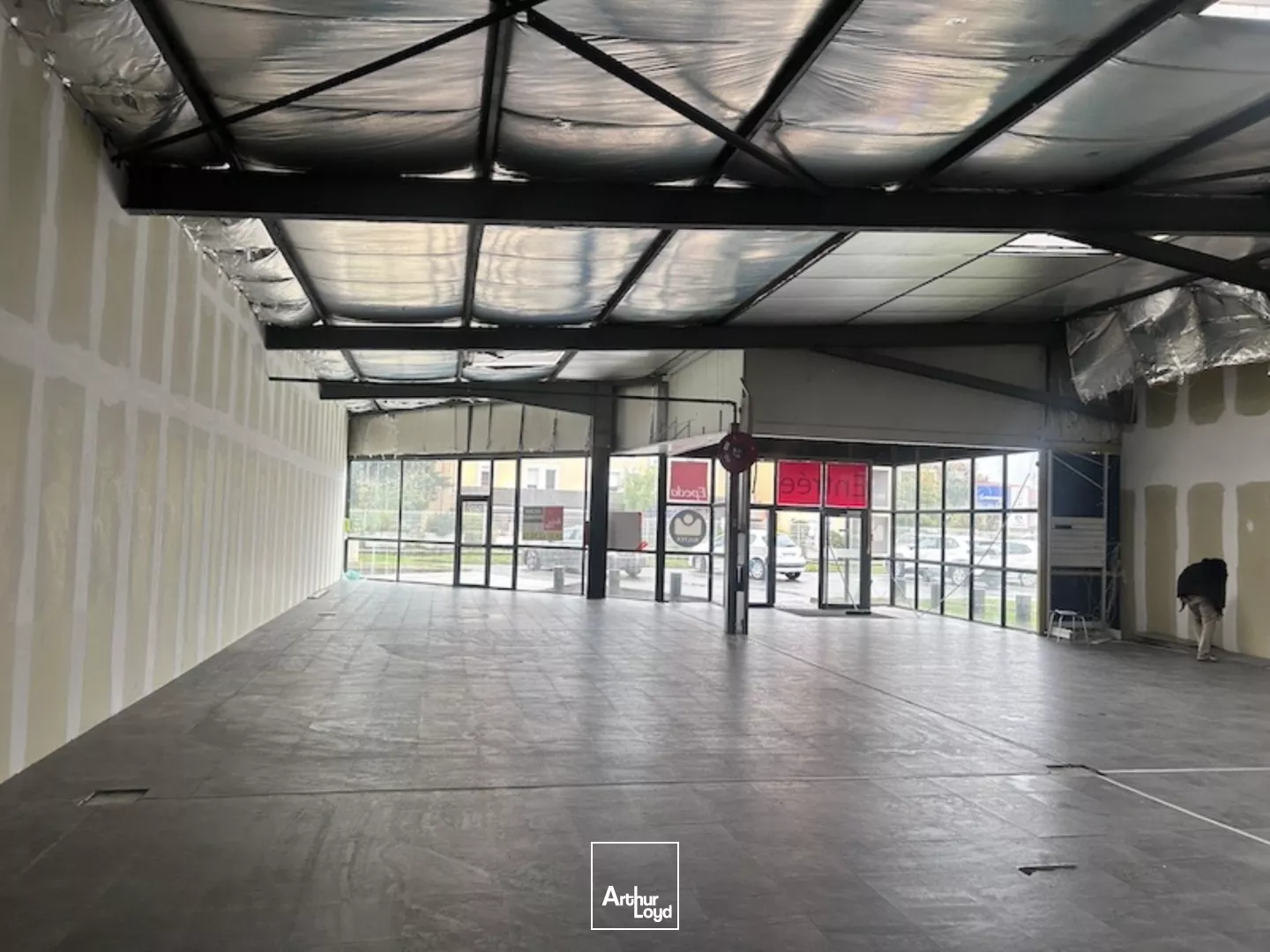 MACON SUD - LOCAL COMMERCIAL - LOCATION - BOUCHARDES