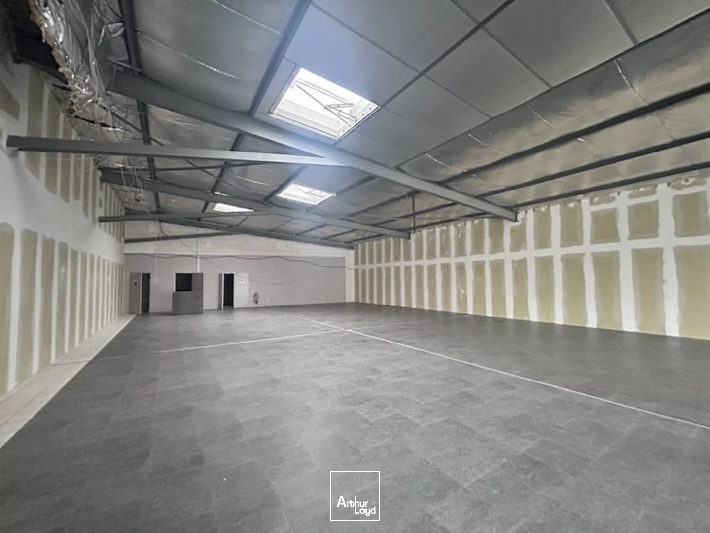 MACON SUD - LOCAL COMMERCIAL - LOCATION - BOUCHARDES