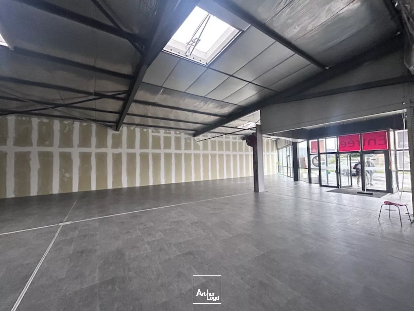 MACON SUD - LOCAL COMMERCIAL - LOCATION - BOUCHARDES