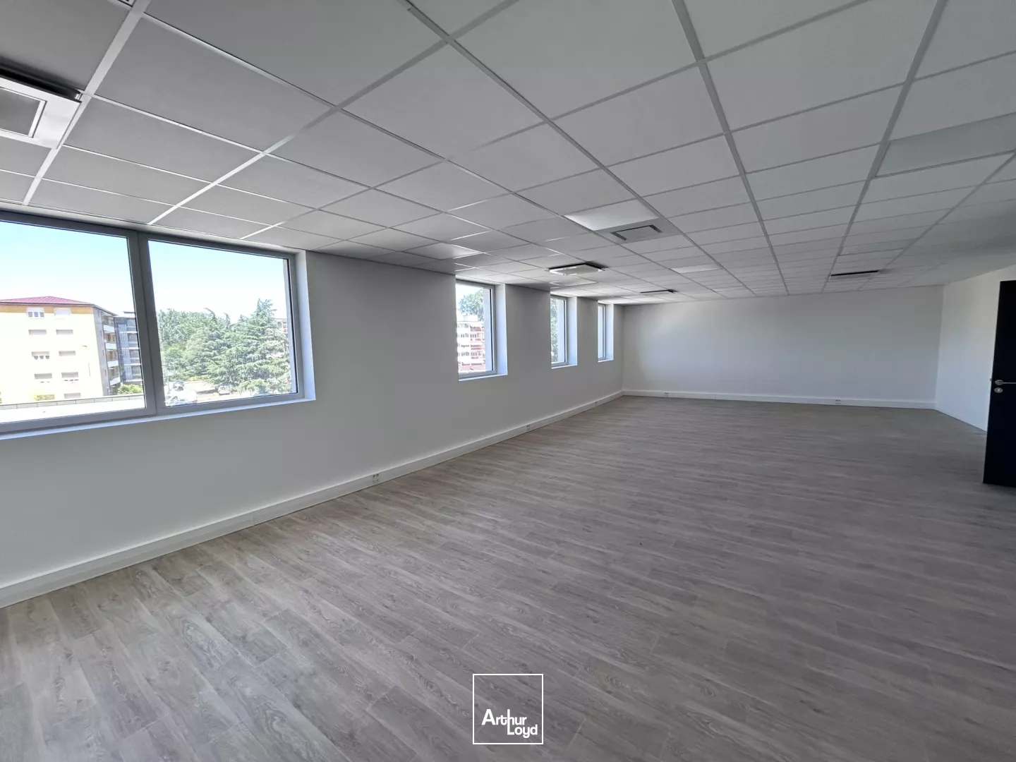 BOURG EN BRESSE - BUREAUX NEUFS A LOUER - CENTRE VILLE