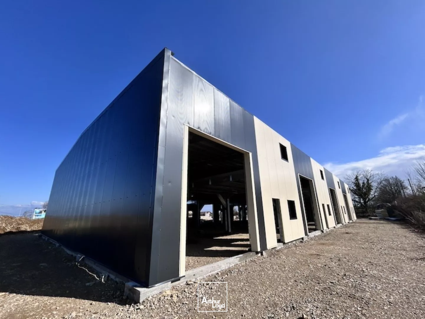 PERONNAS - LOCAUX D'ACTIVITE EN CONSTRUCTION - NEUFS - LOCATION - VISIBILITE 