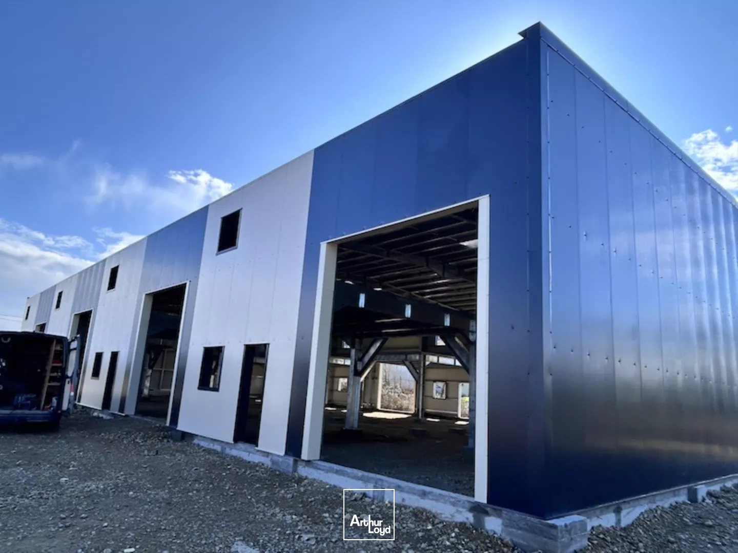 PERONNAS - LOCAUX D'ACTIVITE EN CONSTRUCTION - NEUFS - LOCATION - VISIBILITE 