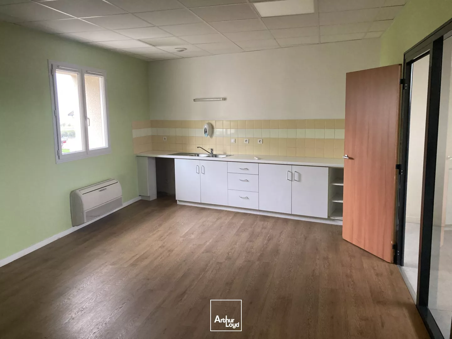 Local commercial à louer à Crêches sur Saône, visibilité exceptionnelle sur la Route Nationale