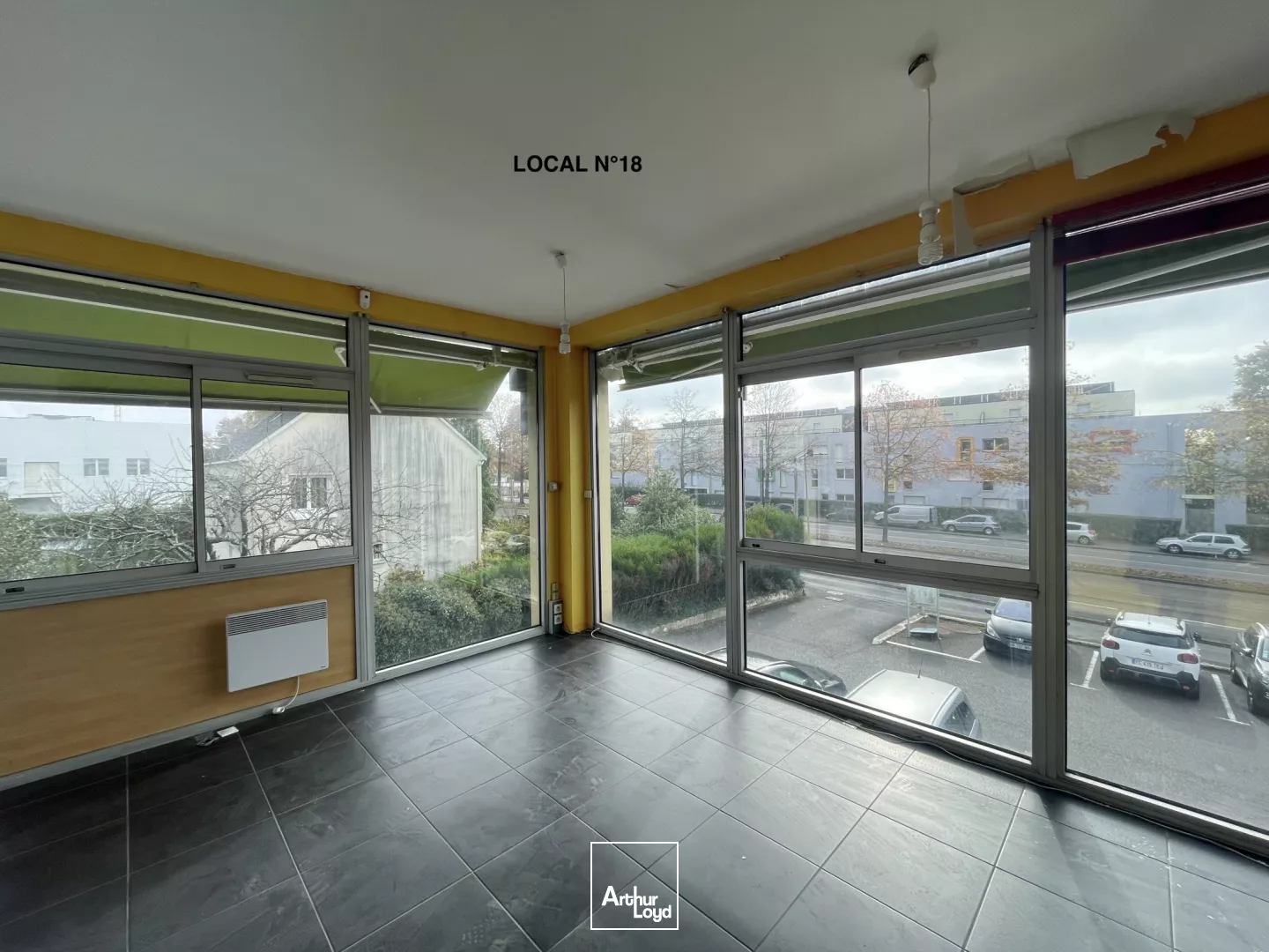 BUREAUX COMMERCE A LOUER - ORVAULT GRAND VAL - NANTES NORD