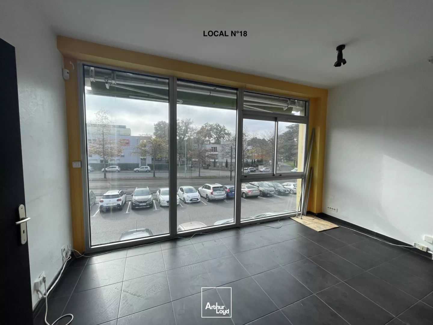 BUREAUX COMMERCE A LOUER - ORVAULT GRAND VAL - NANTES NORD