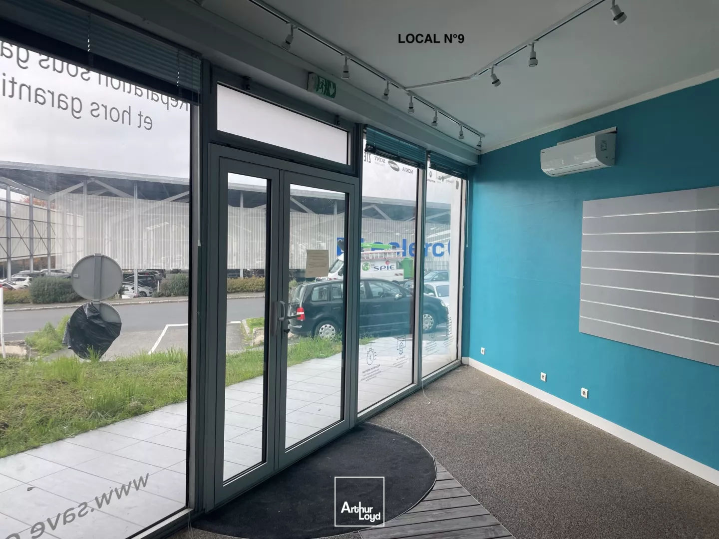 BUREAUX COMMERCE A LOUER - ORVAULT GRAND VAL - NANTES NORD