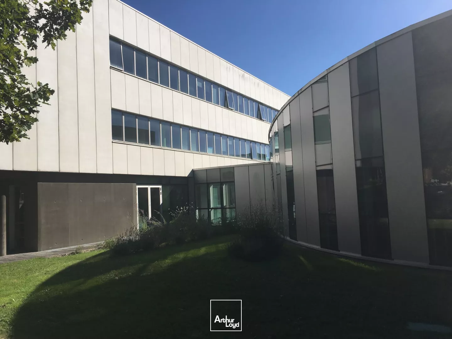 LOCATION VENTE BUREAU SAINT-HERBLAIN ZENITH ARMOR 8244 M2