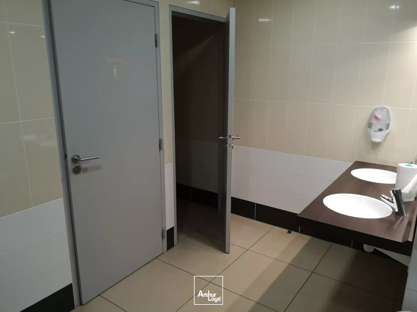 BUREAUX A LOUER A VENDRE - NANTES - 1660M2 DIVISIBLES