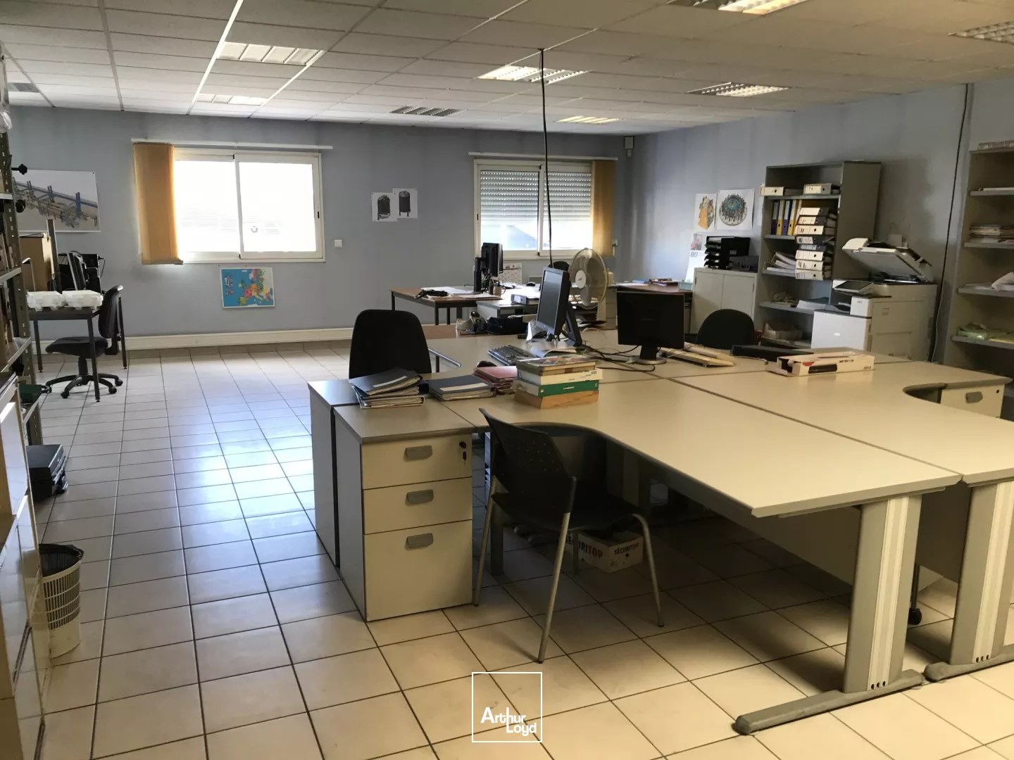 LOCATION BUREAUX - PARKING - MONTOIR DE BRETAGNE - 193 M2 