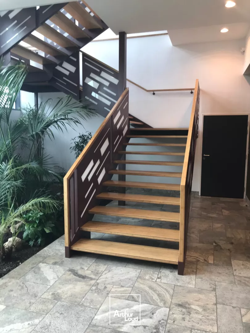 LOUER - ENTREPOT - ZONE INDUSTRIELLE - ATELIER - REZE