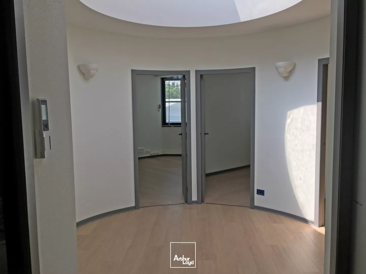 PROCHE SUPER U SAUTRON - LOCATION PLATEAU BUREAUX