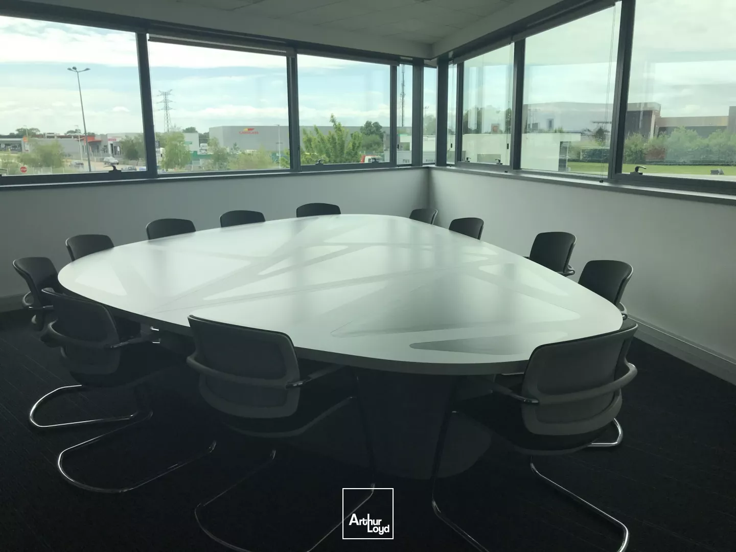 LOUER - ENTREPOT - ZONE INDUSTRIELLE - ATELIER - REZE