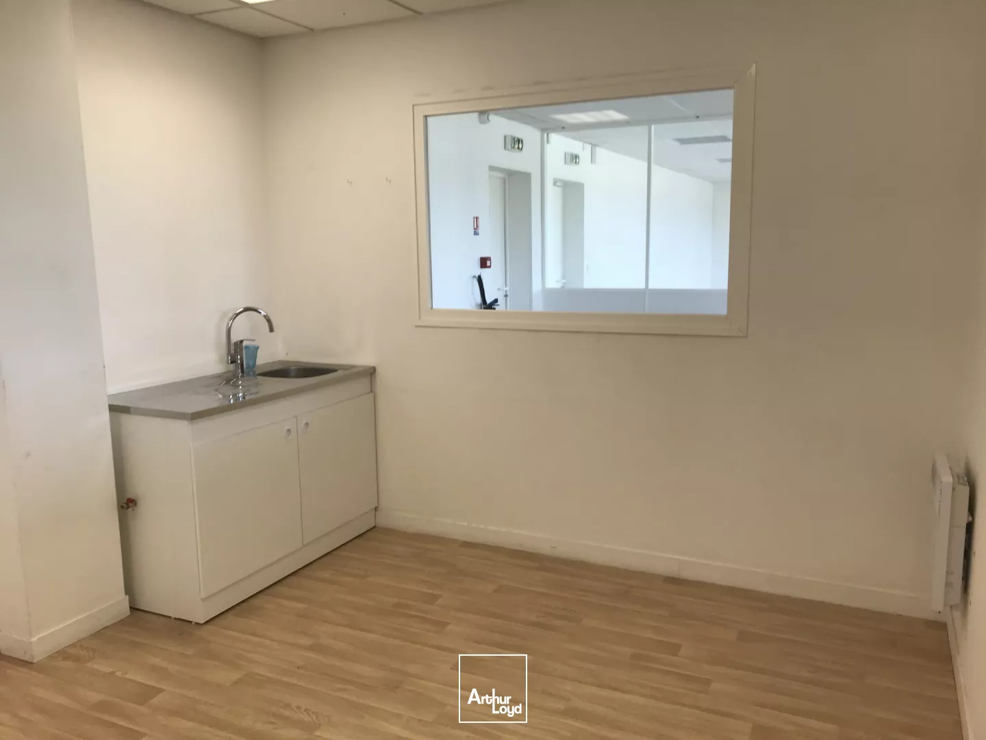 BUREAUX A LOUER - 600 M2 - SAINT NAZAIRE - ZI BRAIS - OPEN SPACE - 300 M2