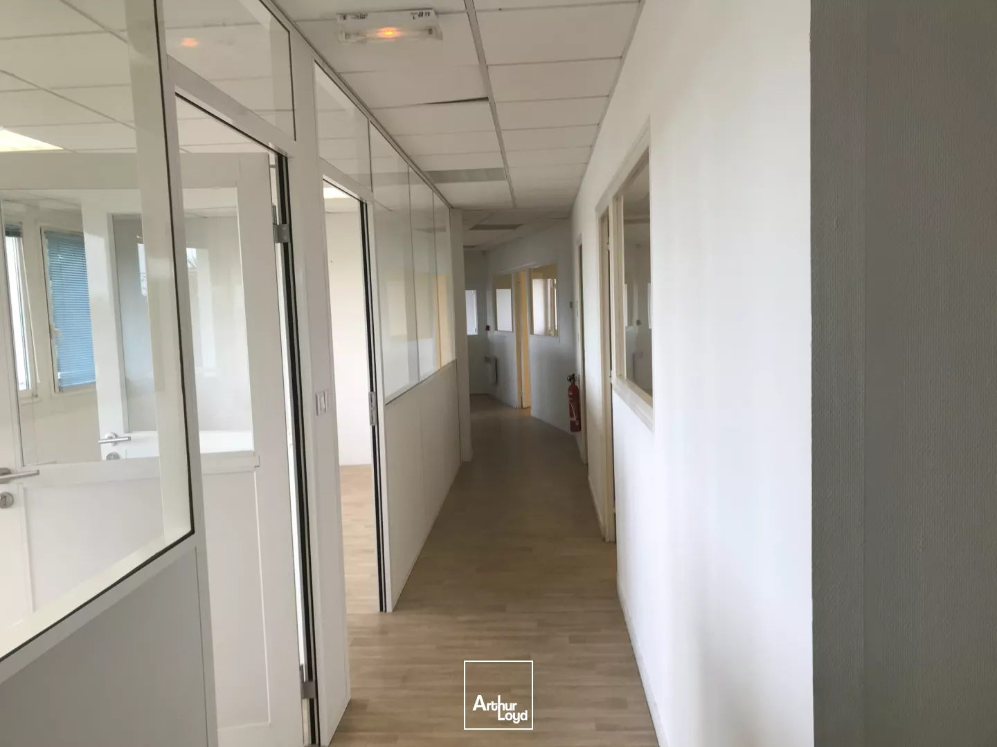 BUREAUX A LOUER - 600 M2 - SAINT NAZAIRE - ZI BRAIS - OPEN SPACE - 300 M2
