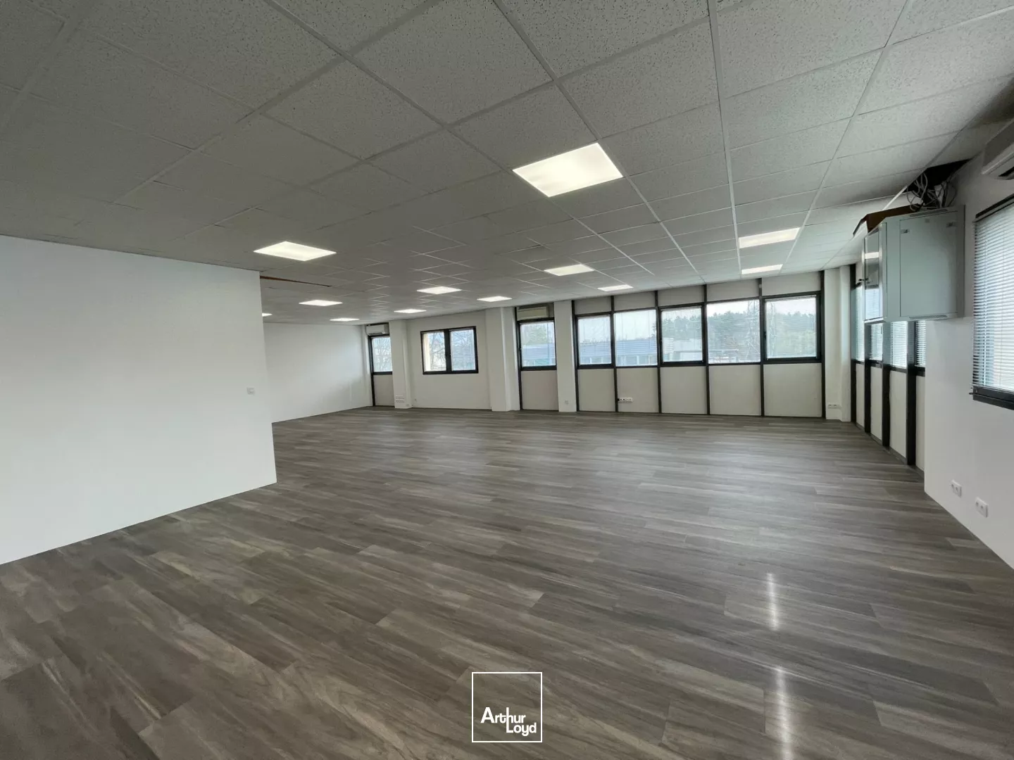 BUREAUX OPENSPACE LOCATION - PARKING - ERDRE ACTIVE