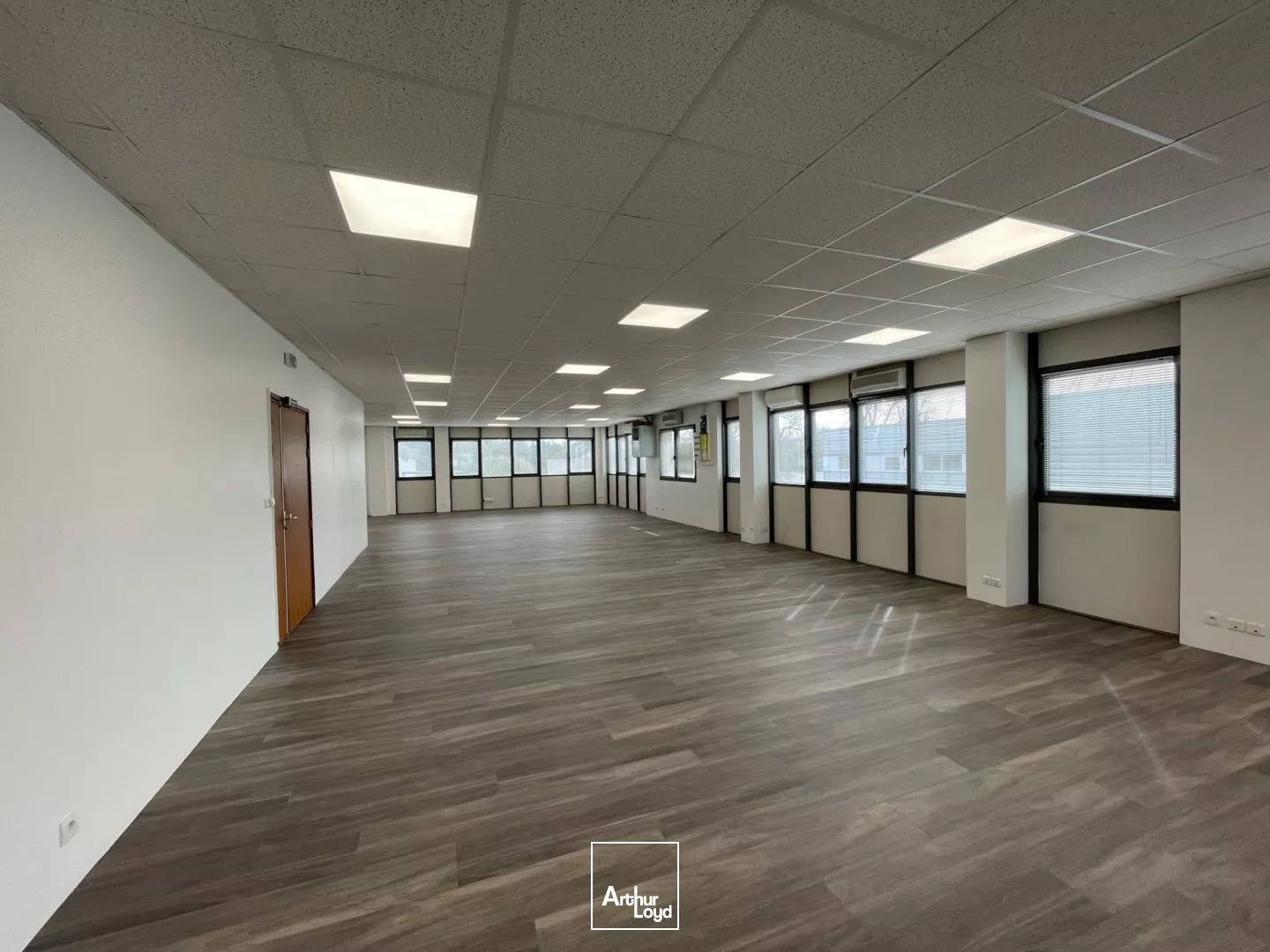 BUREAUX OPENSPACE LOCATION - PARKING - ERDRE ACTIVE