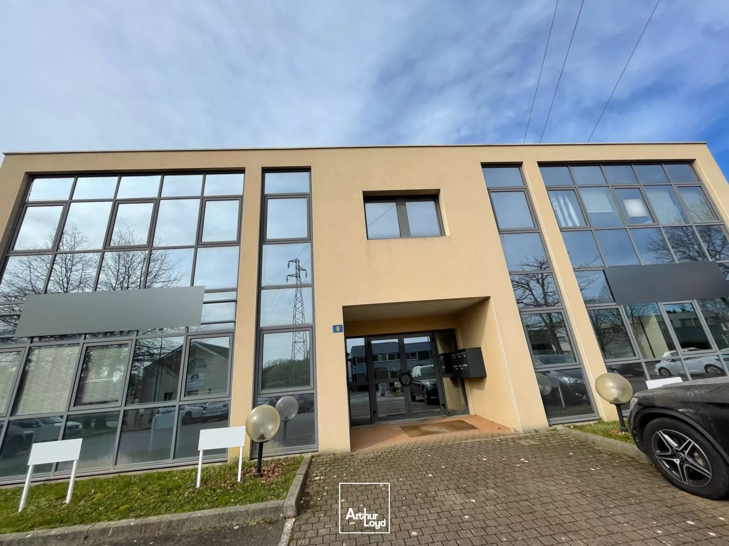 BUREAUX OPENSPACE LOCATION - PARKING - ERDRE ACTIVE