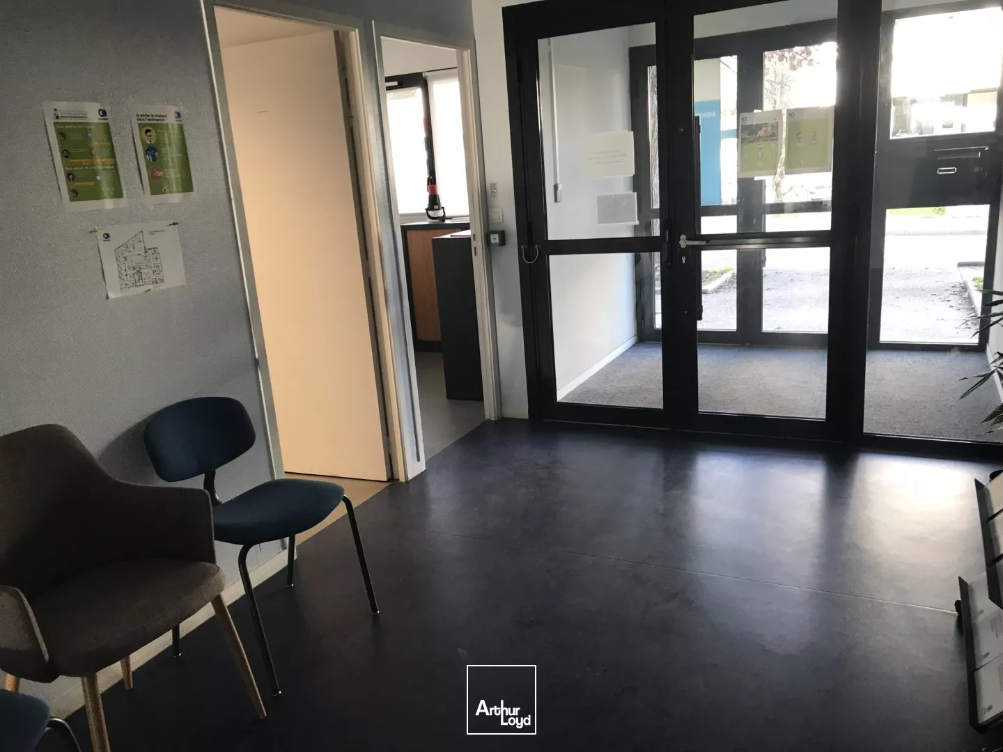 A VENDRE - A LOUER - BUREAUX - 440 M2 -ST NAZAIRE - OUEST - UNIVERSITE