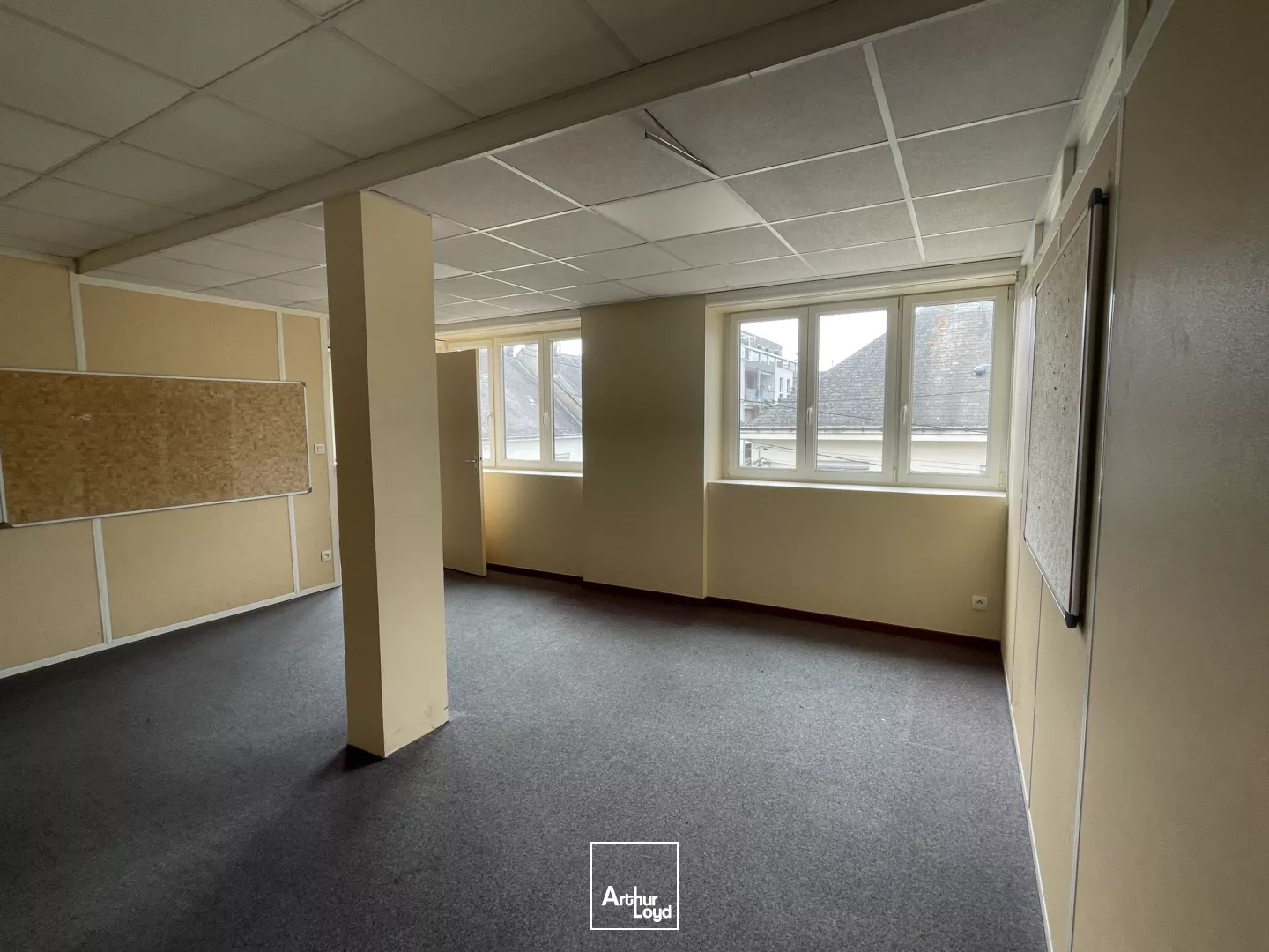 BUREAUX - A LOUER - ST NAZAIRE - 320 M2 - GARE - TERTIAIRE