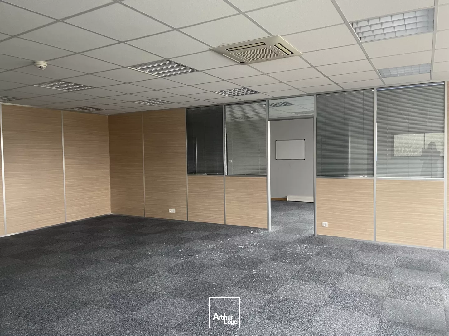 A LOUER - BUREAUX - ST BREVIN - 150 M2