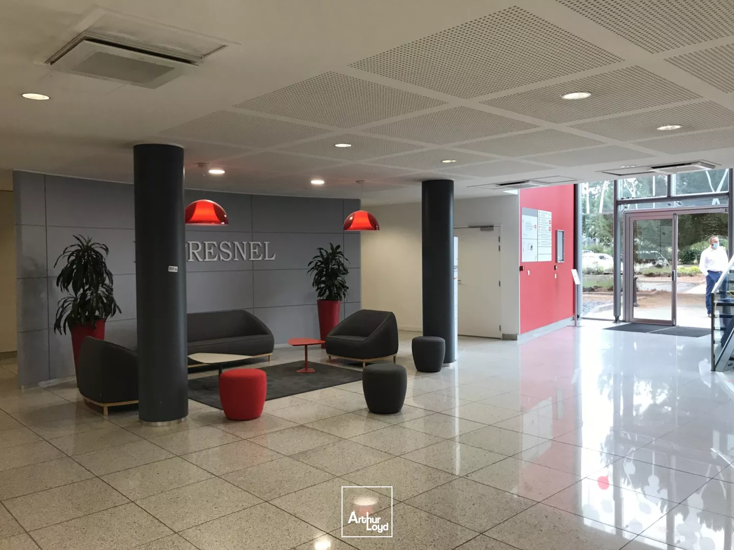 LOCATION DE BUREAUX SAINT-HERBLAIN ZENITH 1601 M2 AVEC PARKINGS