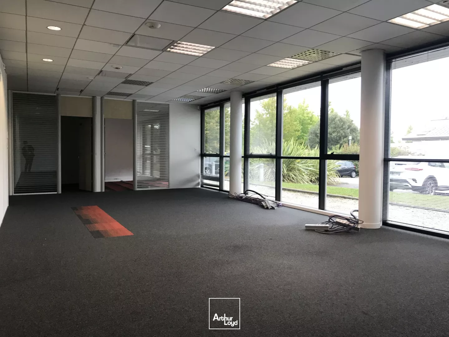 LOCATION DE BUREAUX SAINT-HERBLAIN ZENITH 1601 M2 AVEC PARKINGS