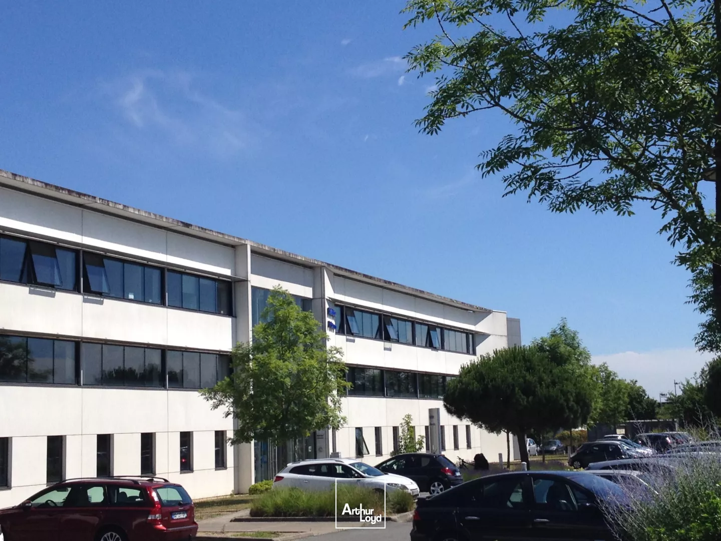 LOCATION DE BUREAUX SAINT-HERBLAIN ZENITH 1601 M2 AVEC PARKINGS