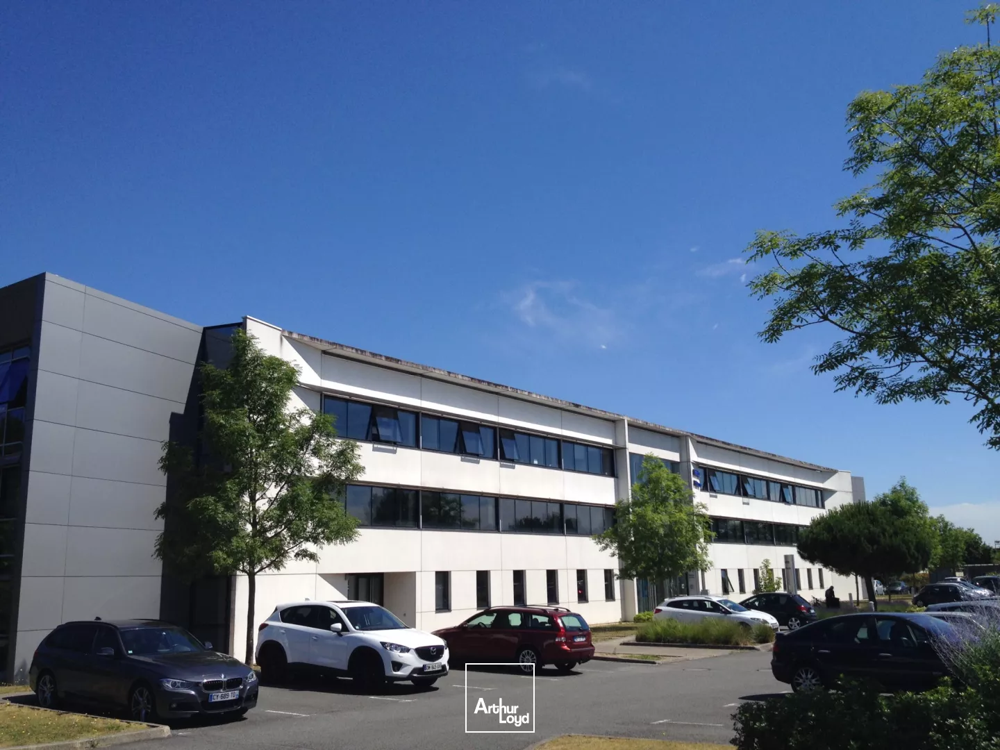 LOCATION DE BUREAUX SAINT-HERBLAIN ZENITH 1601 M2 AVEC PARKINGS