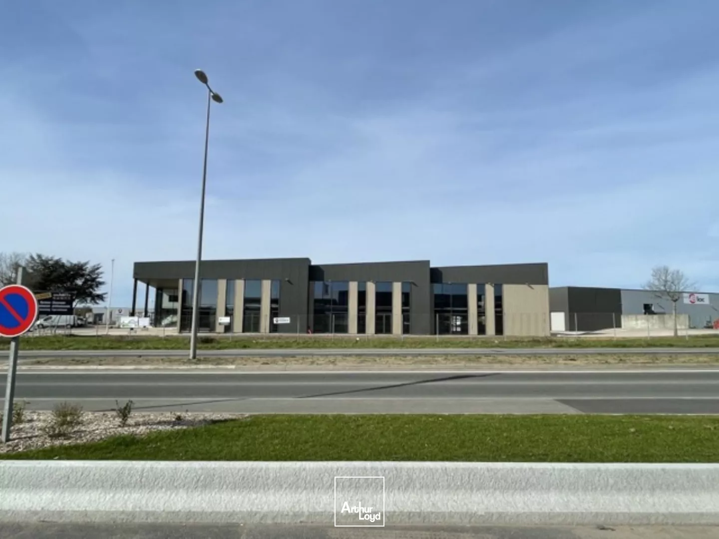 A LOUER CELLULES COMMERCIALES ARTISANALES ANCENIS