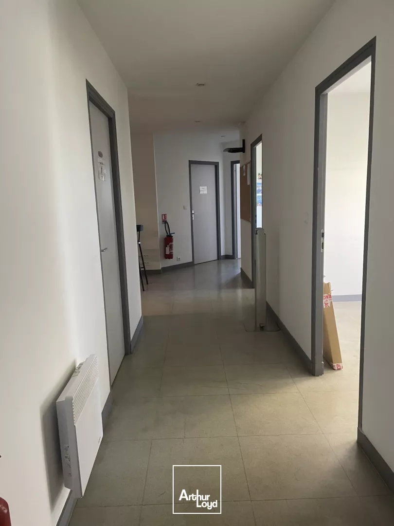 A LOUER - LOCAL ACTIVITE - ENTREPOT - LA CHAPELLE SUR ERDRE