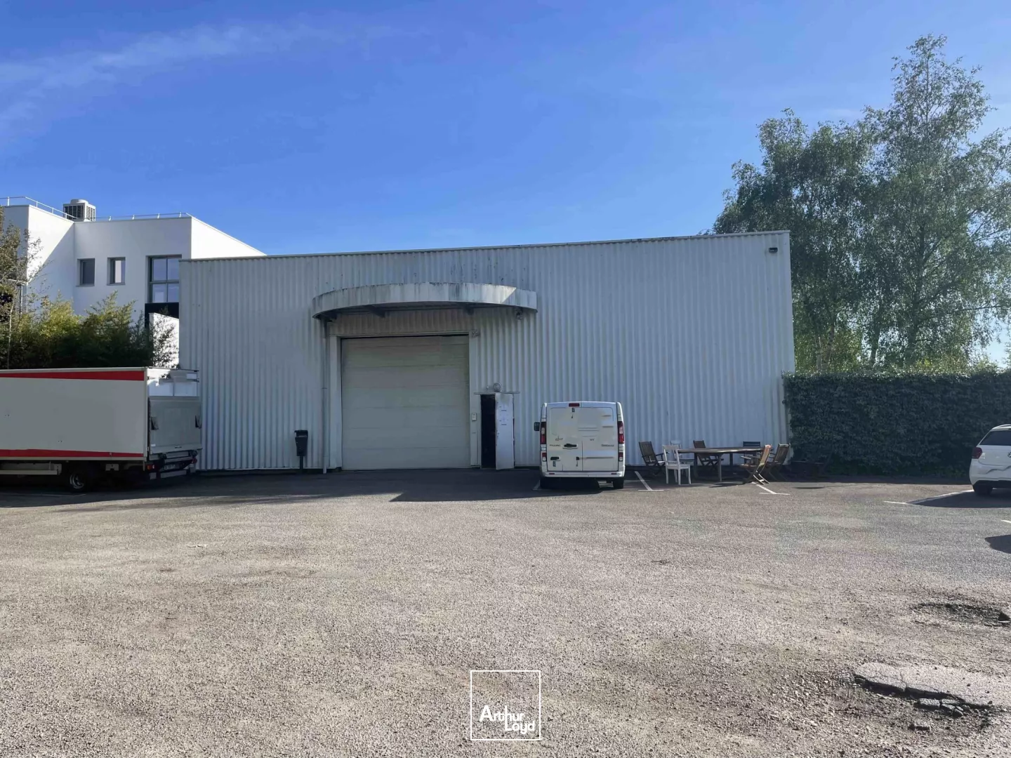 A LOUER - LOCAL ACTIVITE - ENTREPOT - LA CHAPELLE SUR ERDRE