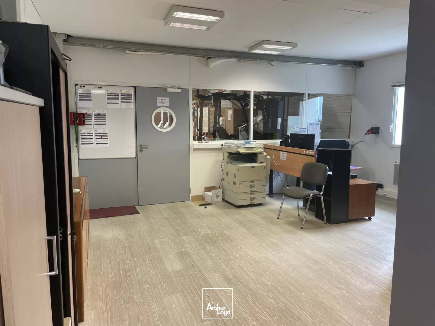 A LOUER - LOCAL ACTIVITE - ENTREPOT - LA CHAPELLE SUR ERDRE