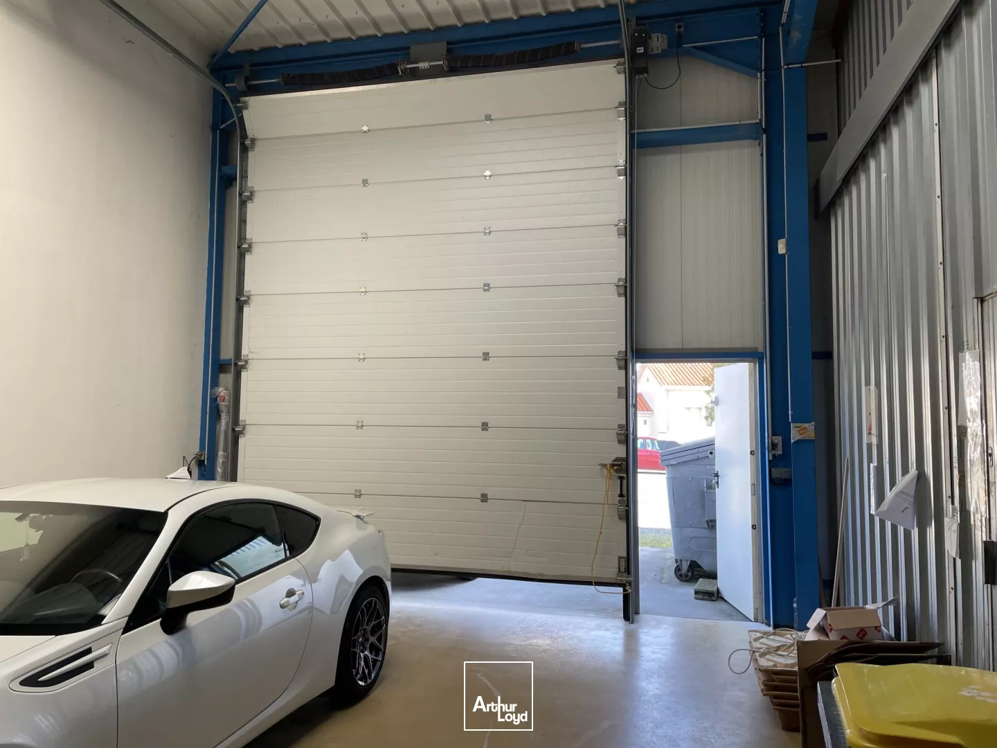 A LOUER - BATIMENT ACTIVITE - STOCKAGE -ST PHILBERT 