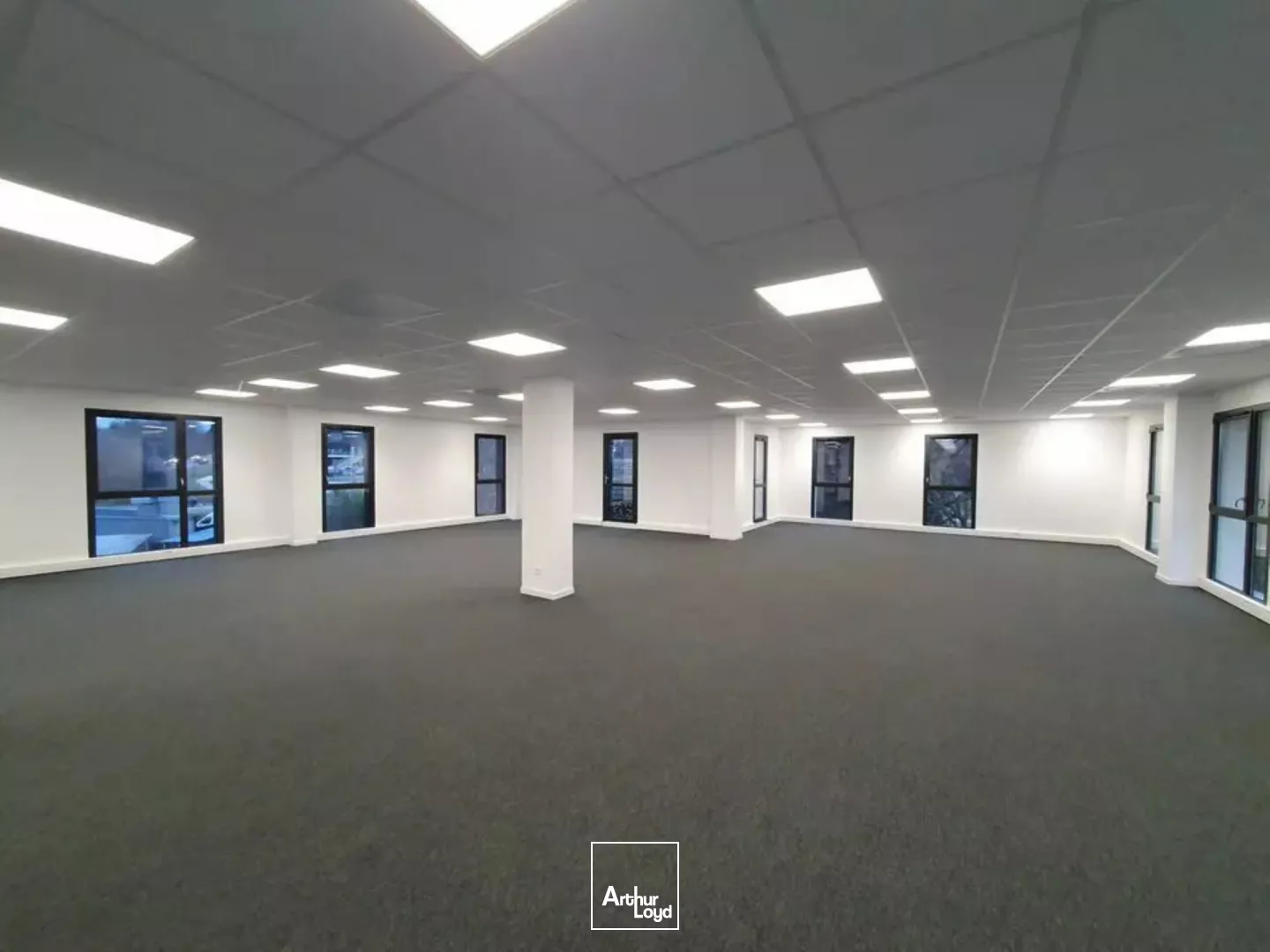 BUREAUX NEUFS-260 m²-LA CHAPELLE SUR ERDRE-PROCHE PÉRIPHÉRIQUE