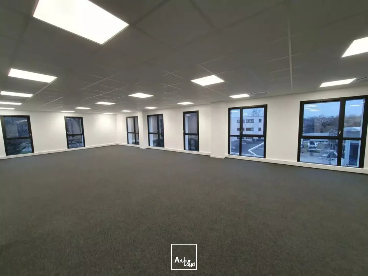BUREAUX NEUFS-260 m²-LA CHAPELLE SUR ERDRE-PROCHE PÉRIPHÉRIQUE