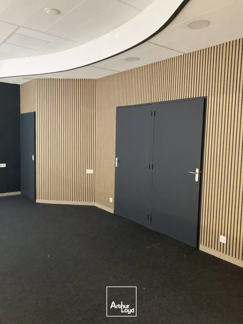 Cellules commerciales à louer au sein de la galerie commerciale du LIDL de Saint Herblain.