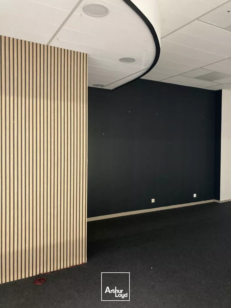 Cellules commerciales à louer au sein de la galerie commerciale du LIDL de Saint Herblain.