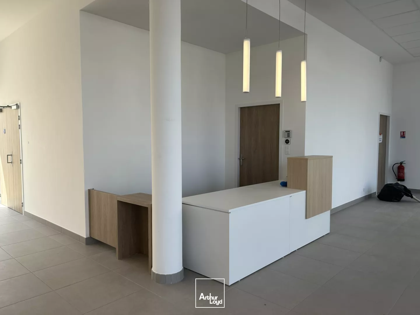 LOCATION BUREAUX SANTE ST NAZAIRE PARKING 