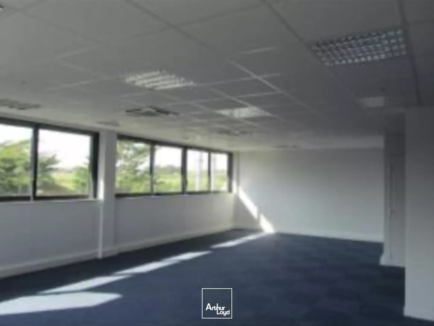 BUREAUX - A VENDRE LA BAULE - 85 m2 - BESLON