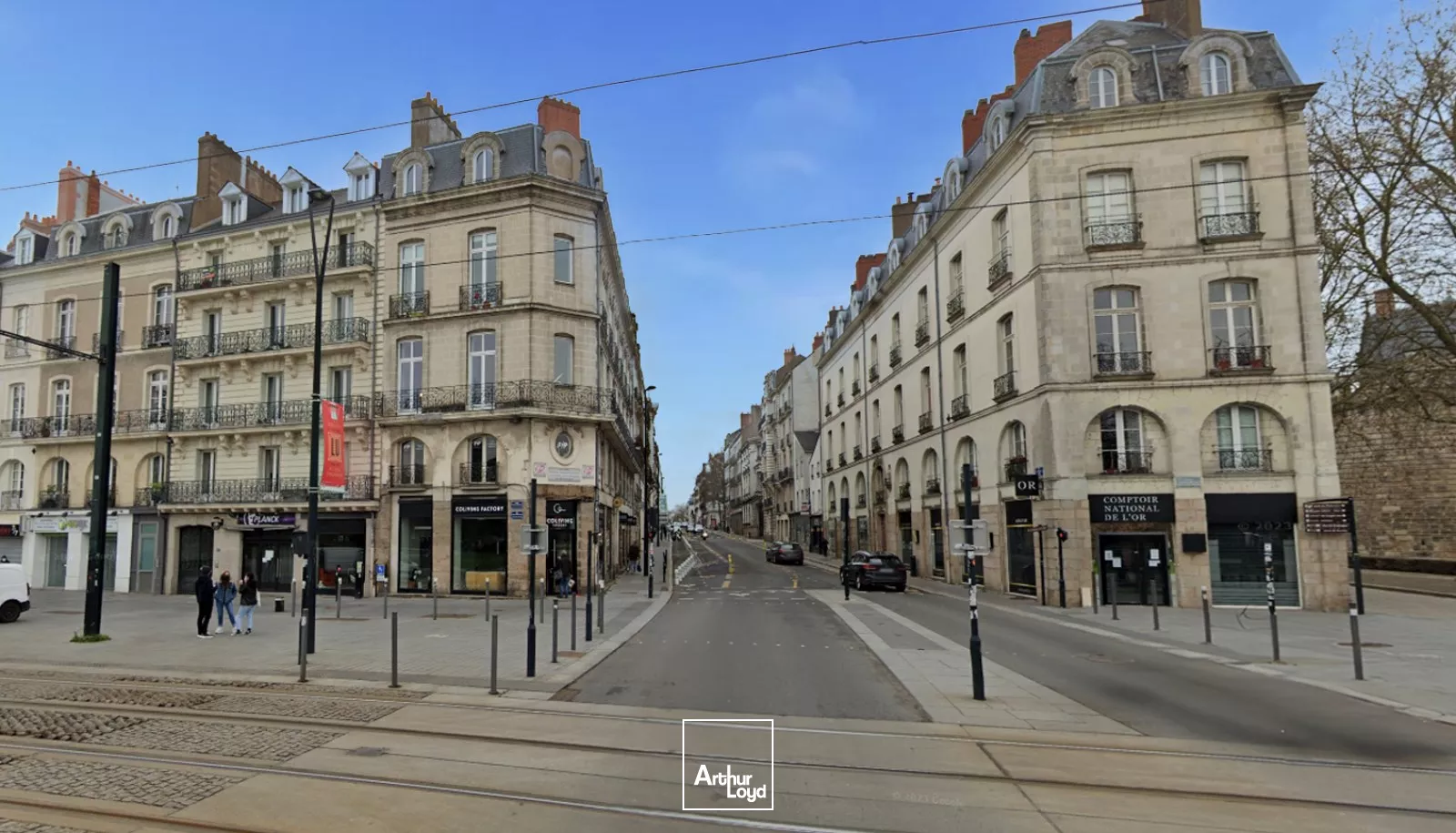 Local commercial à vendre 130 m2 plus ré&serve sous sol Nantes centre ville . 