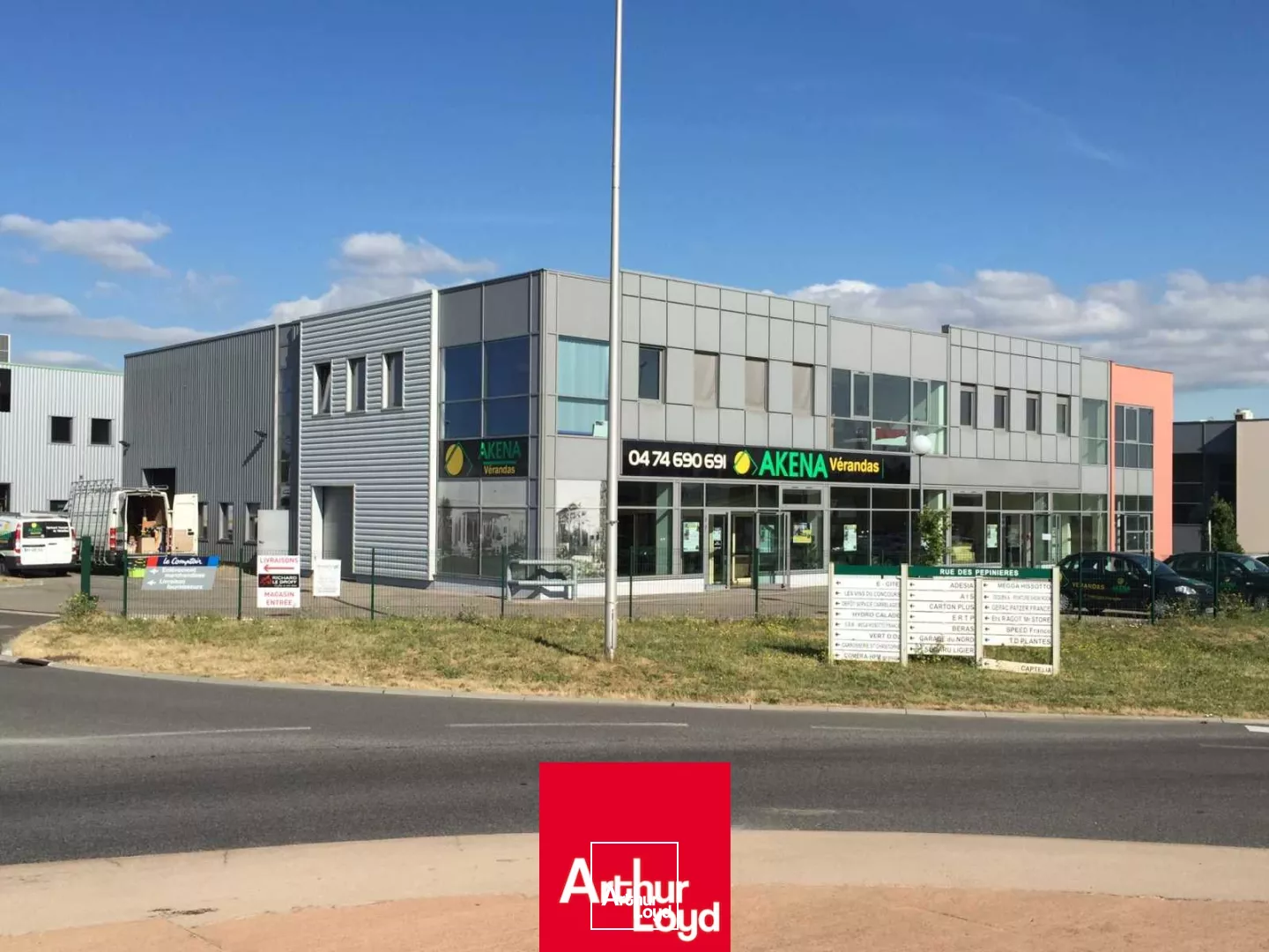 Bureaux disponibles à la location au nord de Villefranche sur Saône, dans la zone industrielle d'ARNAS à proximité de l'autoroute A6.
